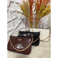 Guess shoulder bag with dustbag