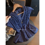 Navy blue design pleated wood earrings V-neck shirt for women 2025 summer new retro age-reducing sli