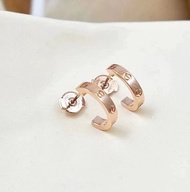 CARTIER卡地亞 LOVE系列 C形字母 耳環 男女同款 玫瑰金色