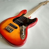 GITAR BASS FENDER JAZZ CERRY COLOR NECK M