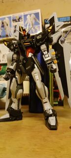 Bandai MG 1/100 Gundam strike Noir