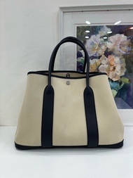 👜Hermes Garden Party 36 Stamp D Beige Canvas with Dark Blue Leather PHW 愛馬仕 花園包 36 米色帆布拼深藍色皮 D刻 銀扣