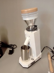 เครื่องบดเอเพรสโซ เอวัน- APRESSO A1 ทรง 8 เหลี่ยม มาพร้อมโถบดกาแฟอลูมิเนียมมินิพร้อมเป็นตัวตบไล่ผงกา