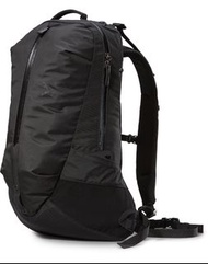 絕版再現 Arcteryx 不死鳥Arro 22 背包-暗黑版 Black II (全新設計 AeroForm 背板) - 現貨發售