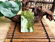 【一物一圖】孤品岫玉青提奶蓋山水牌連手編項鍊繩