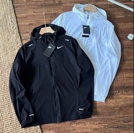 NIKE 男子防曬夾克皮膚衣 薄如蟬翼 輕如綢紗獨家實力呈現 防曬 UV 防水 防風 風衣 開衫 衝鋒衣 外褸 男女同款 女裝 男裝 Jacket women men unisex  風褸 Parka