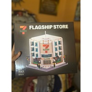 7-Eleven flagship store brick set