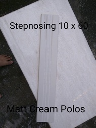 Stepnosing !0 x 60 Matt Cream Polos