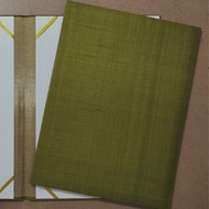 แฟ้มผ้าไหม ขนาด B4 สามารถใช้เป็น แฟ้มโฉนด หรือใส่เอกสารอื่นๆได้ มีให้เลือ 5 สี