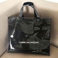 ◆☸Comme Des Garcons กระดาษคราฟท์สีดำพีวีซีกระเป๋าช้อปปิ้งกระเป๋าถือกระเป๋าโท้ท