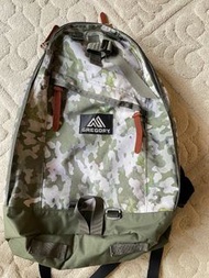 Gregory 迷彩背包