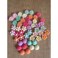 RM4.50/50 pieces : TF-820 - Resin - Bunga - Flower - 1.3 cm to 1.5 cm