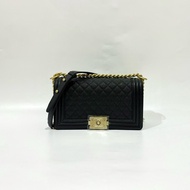 CHANEL黑色荔枝皮金釦BOY25/A67086