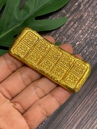 ก้อนทองคำทองแท่งจีนโบราณ โดยชาวจีนเชื่อกันว่าหากพกพาตัวจะช่วยในเรื่องของโชคลาภ ร่ำรวยเงินทอง มั่งคั่ง โอกาสดี