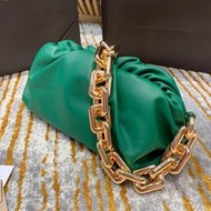 【RP精品】BOTTEGA VENETA BV The Chain Pouch 鍊條 雲朵包 肩背包 綠色 英國限定色