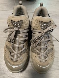 Hoka One One 防水行山鞋 Vibram 鞋底