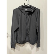 Uniqlo Hand Chest Size 44 Inches