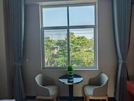 Holland Business Hotel