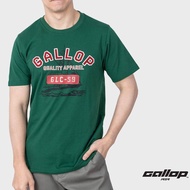 GALLOP : เสื้อยืดผ้าคอตตอนพิมพ์ลาย Graphic Tee รุ่น GT9103 สี Emerald - เขียวเข้ม  / ราคาปกติ 790.-