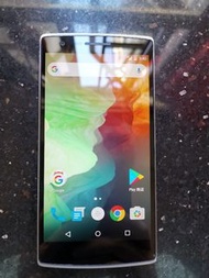 (99新) 一加 OnePlus One (64GB) A0001 砂岩黑 Refurbished 4G LTE 長者老人機 Android 智能手機 安心出行 Touch Mon 支援 Whatsapp, Facebook, Youtube, Instagram, Wechat 微信, Alipay 支付寶 Apps +送 透明高清保護貼 (3片裝) Free Gift Screen Protector