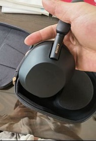 Sony WH1000xm5 head-mounted Bluetooth headphones