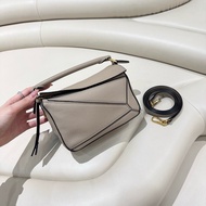 99新Loewe羅意威 幾何包 沙色puzzle mini