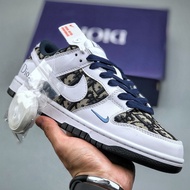 Board shoes. SB Dunk Sports shoes DR9158-007 IZEG