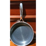 i31-Original CÖÖK_Cell Black Cube Non-Stick 24-cm Fry Pan
