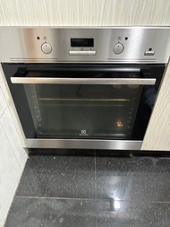 Electrolux 60厘米 72公升嵌入式PlusSteam多功能焗爐  60cm multi-functional PlusSteam oven with 72L capacity EOB343