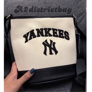 MLB Y4NKEES NY Sling Bag
