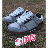 Skate Shoes of DVS Celsius Beidge Gum Nubuck Mens Hip Hop Couple Street Skateboarding Shoes Sneakers