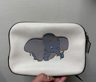 Coach 聯名小飛象相機包