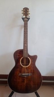 Taylor Koa ซีรีส์กีตาร์โปร่งไม้สนแข็งกีตาร์มืออาชีพคัตเอาท์