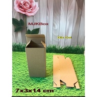 Cardboard box measuring 7x3x14 cm die cut...