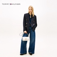 TOMMY HILFIGER | กระเป๋าสะพายหนังหรูสำหรับช่วงเวลาพักผ่อน