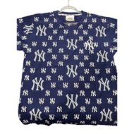 MLB T-shirt.