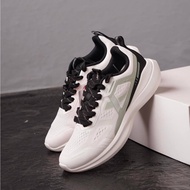 Xt3p running sneakers in white, blue and black color combination