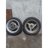 Scooter sport rim 12"  with tyre.