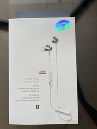 Onkyo E700BT Bluetooth earphones