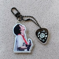 GANTUNGAN SUGA D-DAY PICK GUITAR AGUSTD KEYCHAIN