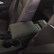 Hộp tỳ tay Xpander bệ tỳ tay Xpander tích hợp cổng USB màu đen và kem Kibbet - Santocar