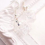 A Handmade 白水晶冰塊玻璃球耳環