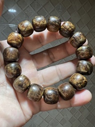 43.5  g  - （沉水料）（重味）（瘤疤水波）（貢木沉香 Thymelaeaceae Gonystylus)  - 印尼產區  （15 x 16) 老形珠