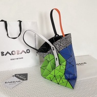 【Authentic goods from speciality stores】 Issey Miyake Bao Bao bicolor Triangular splicing Geometrical Motif tote shoulder bag the latest fashionable women's bags