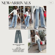 SLYQ VIBEY BAGGY DENIM PANTS กางเกงยีนส์ขากระบอกใหญ่แต่งลายปักกระเป๋า