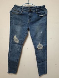 Jeans Le彈性藍色牛仔褲 合身褲 緊身褲 貼腿褲 M號 顯瘦 刷破褲 褲腳抽鬚 窄管牛仔褲