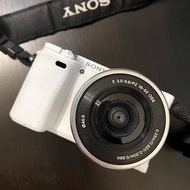 Sony a6000 白色連16-50mm鏡頭