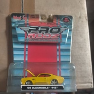 Maisto 2007 Pro Rodz 69 Oldsmobile 442 Yellow