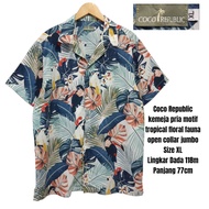 KEMEJA Coco Republic men's beach shirt with tropical floral fauna motif, open collar jumbo