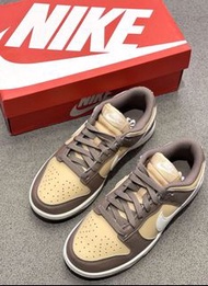 Nike Air Zoom Vomero 5 跑步鞋 白紅色